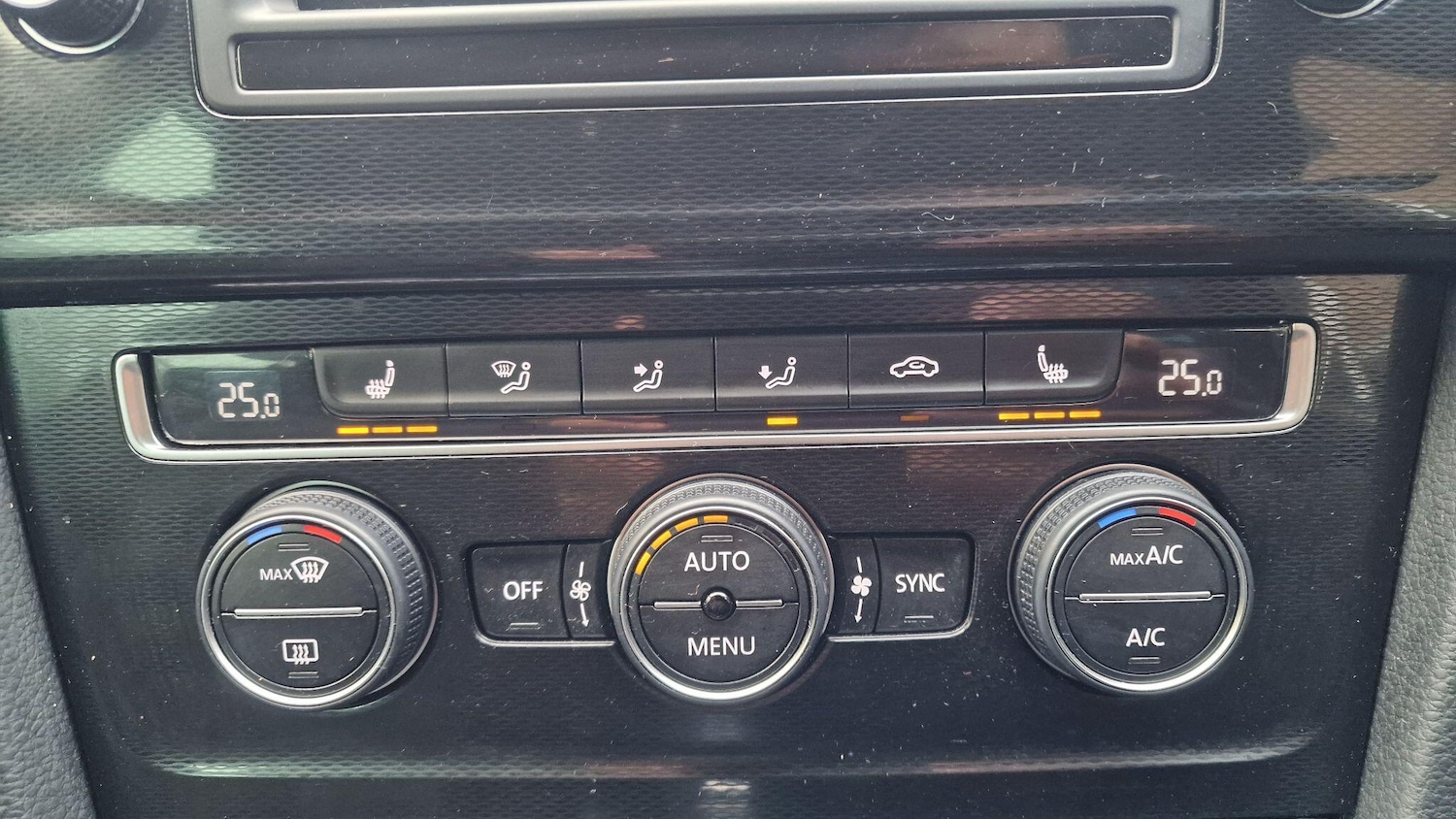 Used Volkswagen Golf 2017 for sale - 76041833: Photo 15