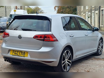 Used Volkswagen Golf 2017 for sale - 76041833: Photo