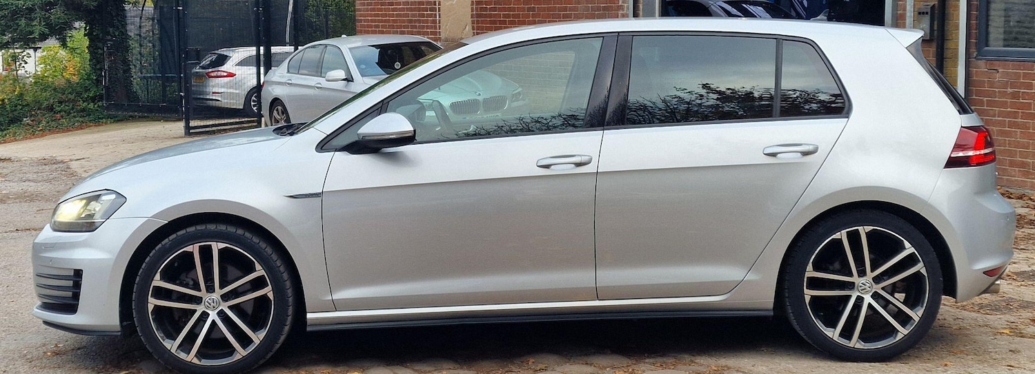 Used Volkswagen Golf 2017 for sale - 76041833: Photo 5