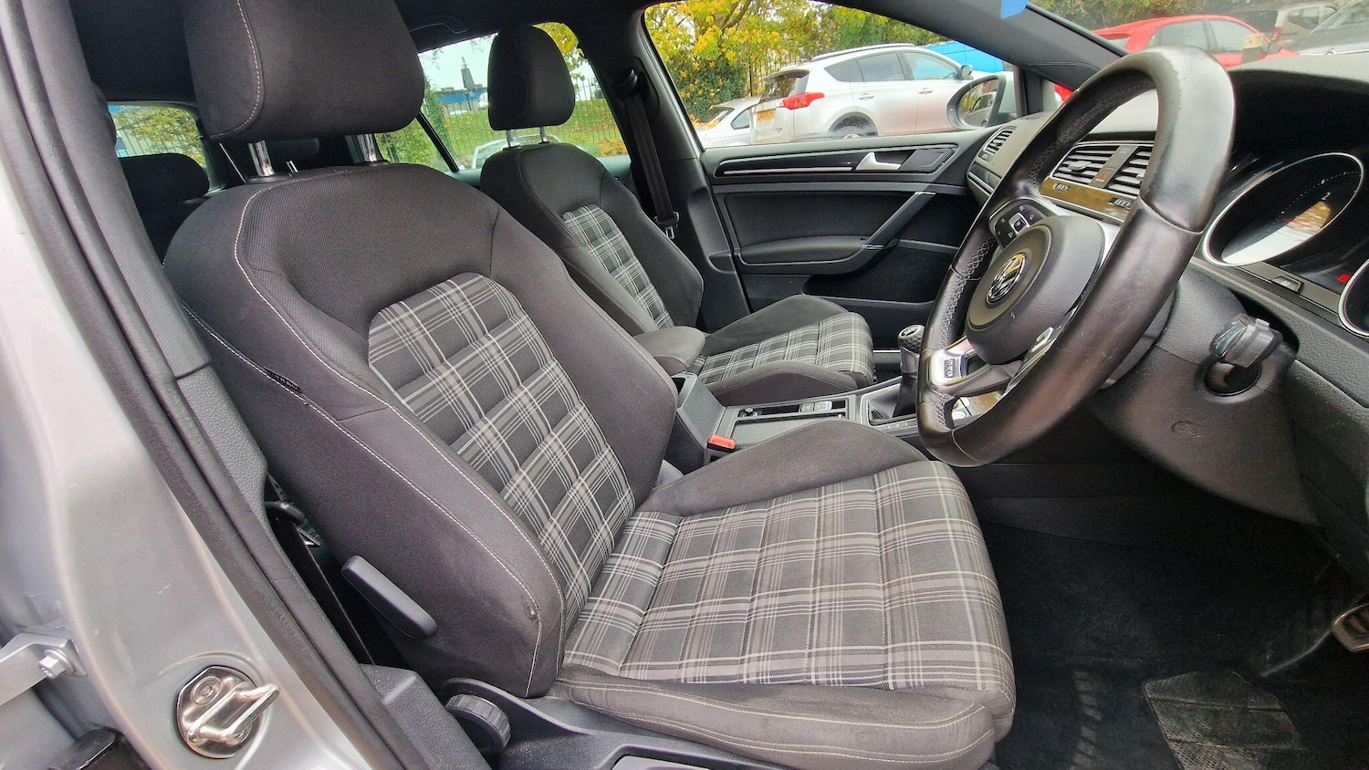 Used Volkswagen Golf 2017 for sale - 76041833: Photo 9