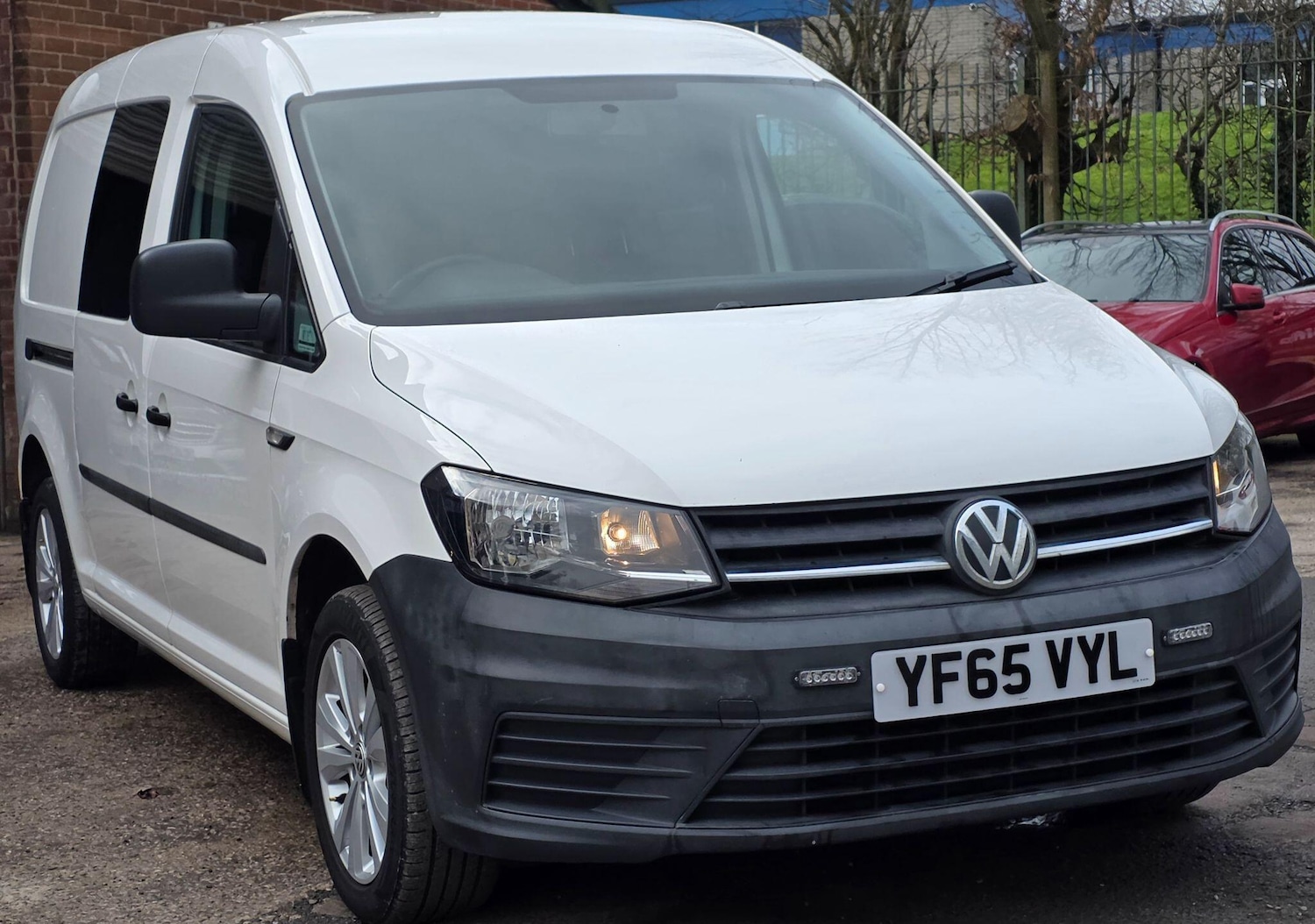 Used Volkswagen Caddy Maxi 2015 for sale - 77978072: Photo 1