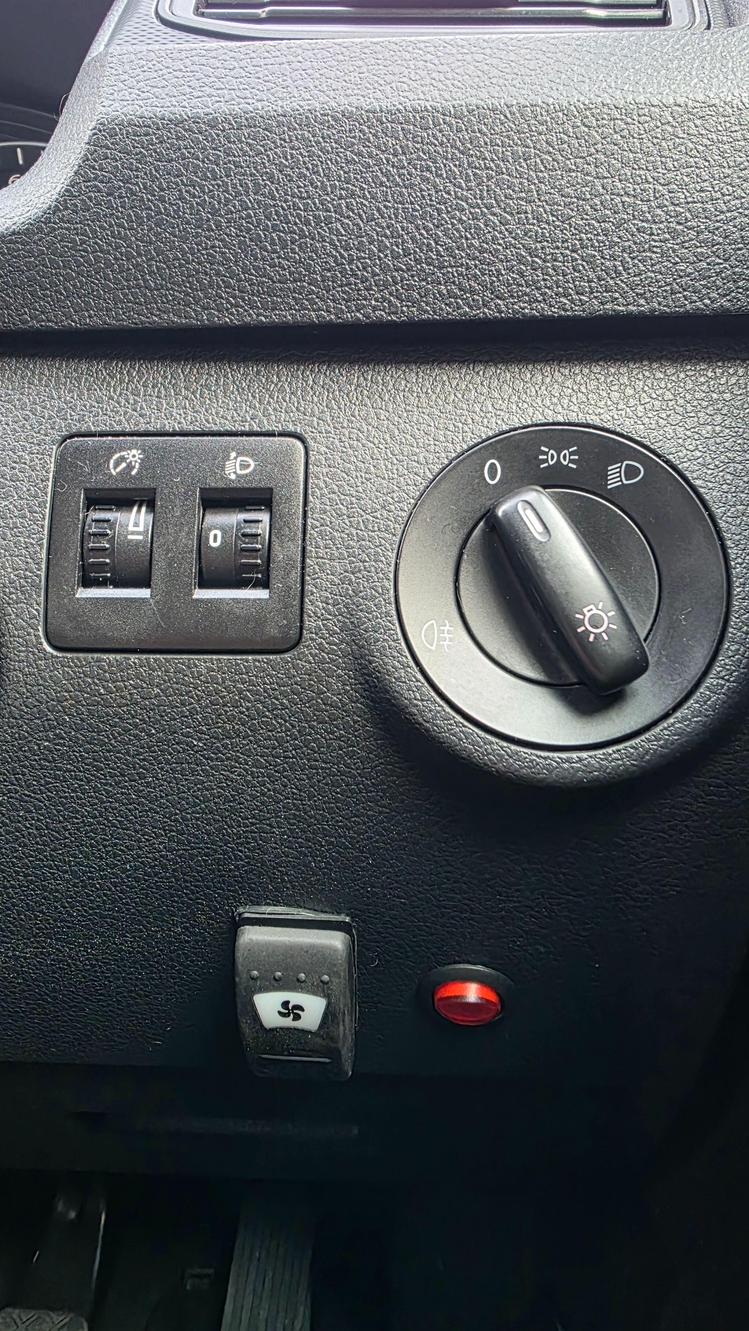 Used Volkswagen Caddy Maxi 2015 for sale - 77978072: Photo 14