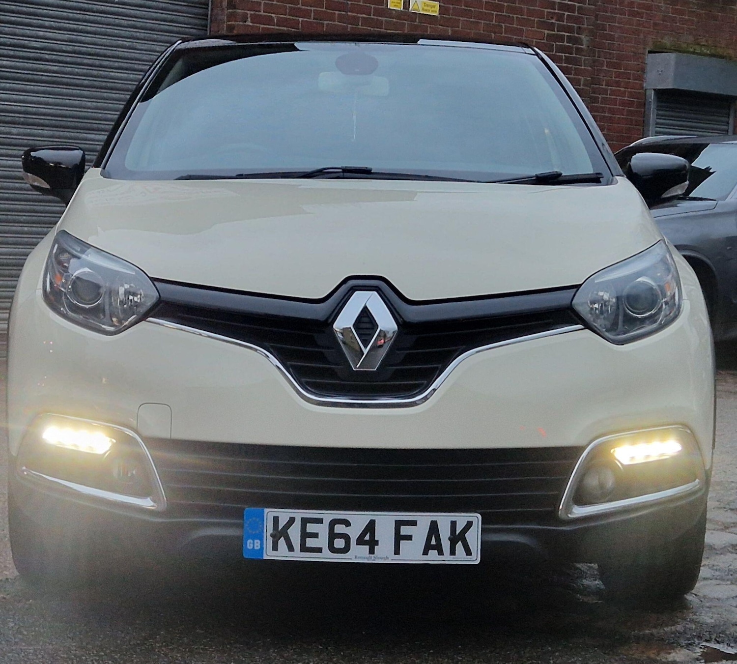 Used Renault Captur 2015 for sale - 76913706: Photo 2