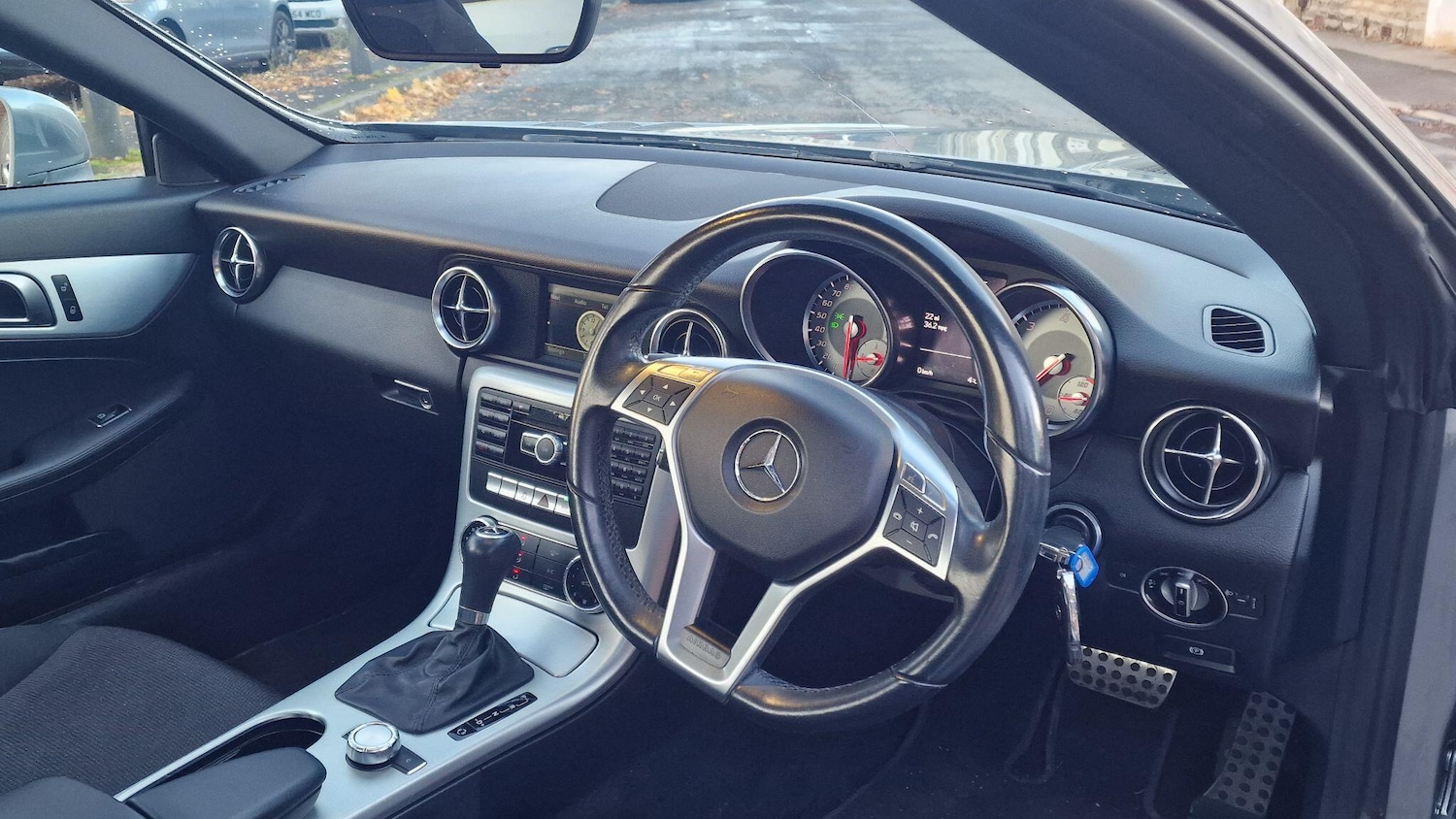 Used Mercedes-Benz SLK 2014 for sale - 76998943: Photo 12