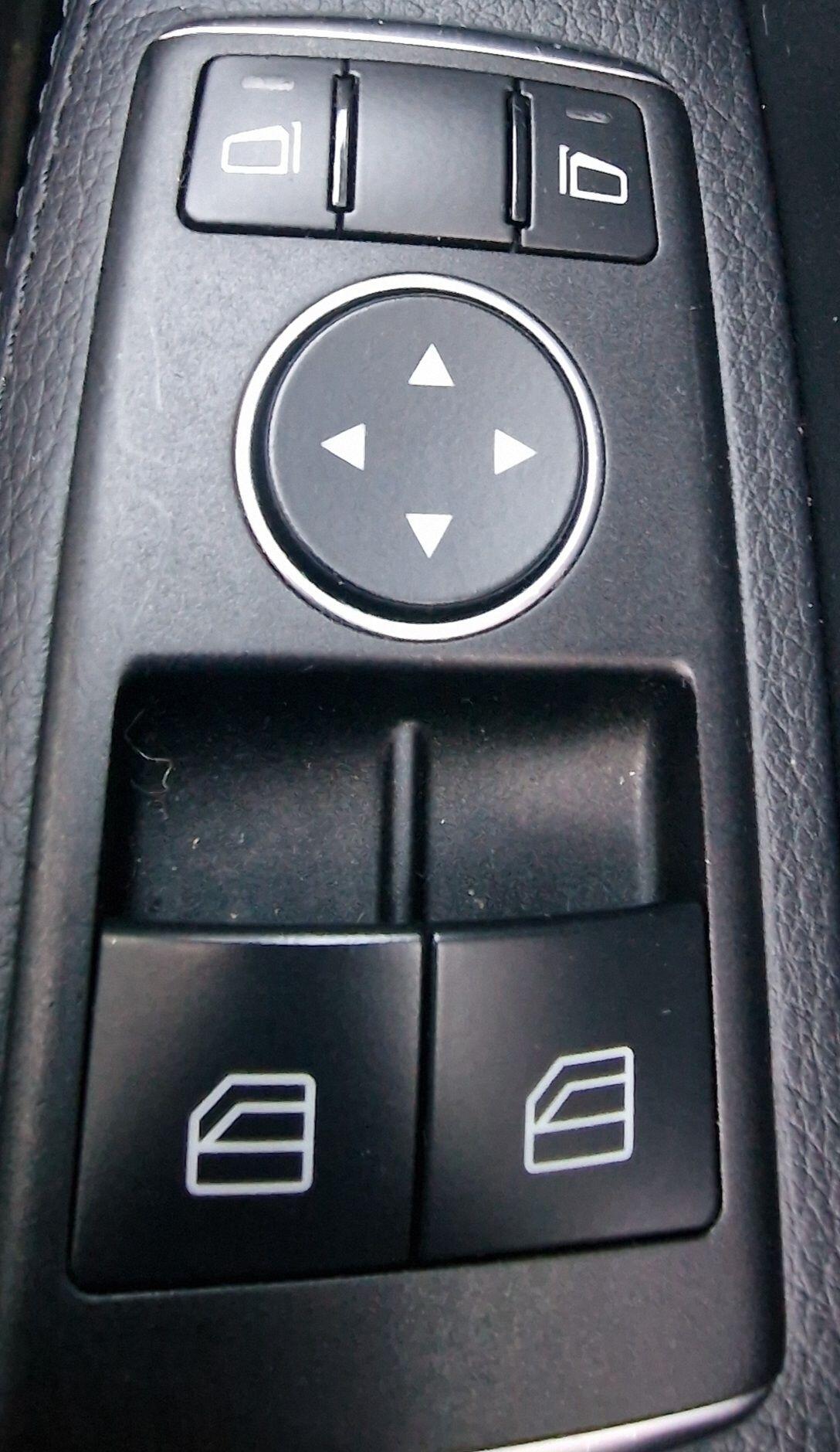 Used Mercedes-Benz SLK 2014 for sale - 76998943: Photo 15