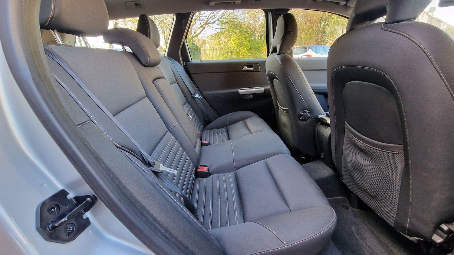 Used Volvo V50 2010 for sale - 76336580: Photo 15