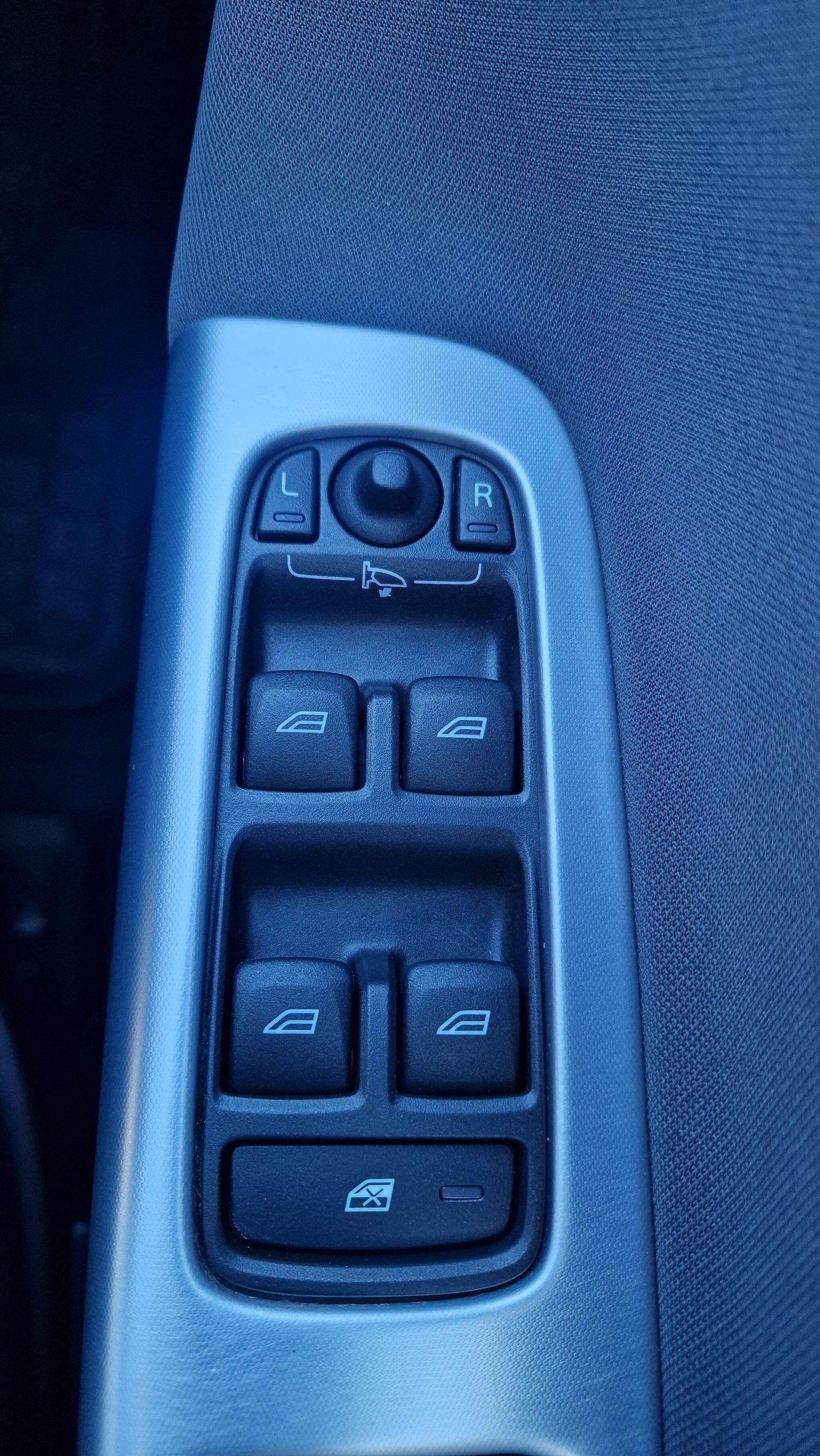 Used Volvo V50 2010 for sale - 76336580: Photo 22