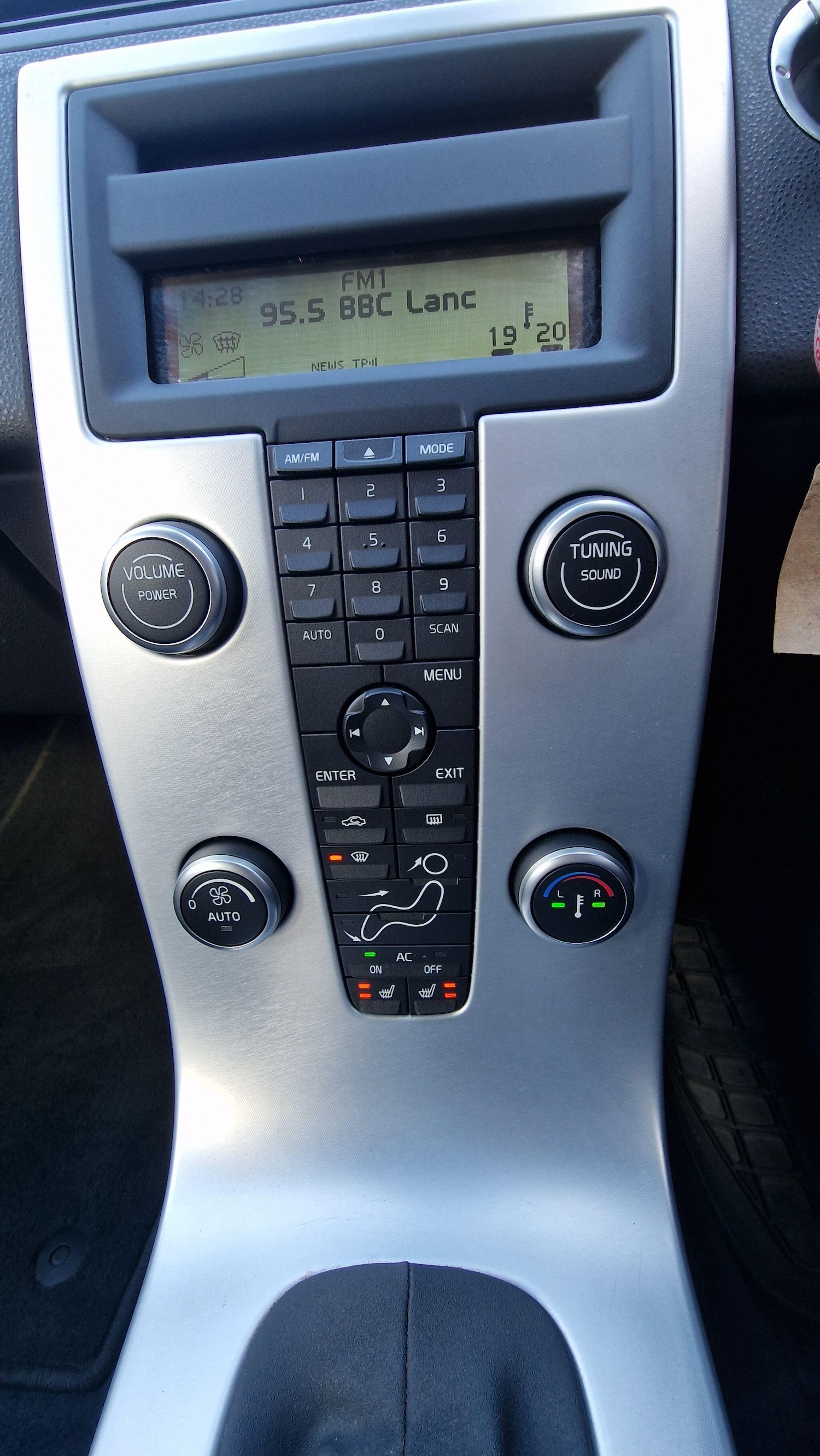 Used Volvo V50 2010 for sale - 76336580: Photo 24