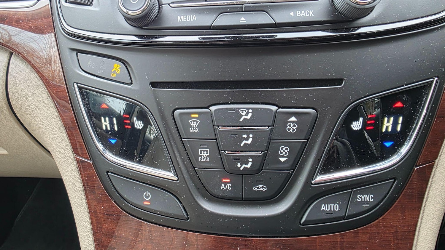 Used Vauxhall Insignia 2015 for sale - 77040361: Photo 16