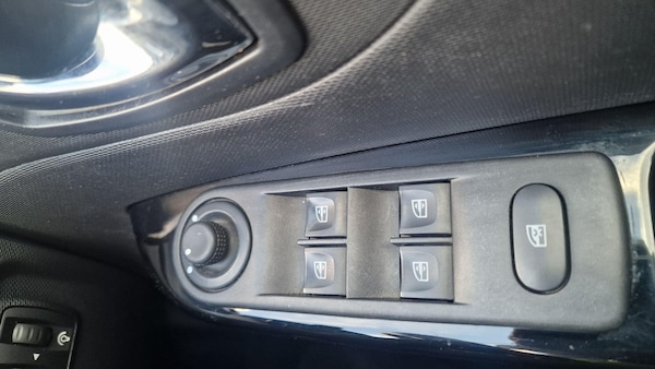Used Renault Captur 2015 for sale - 75768872: Photo 16