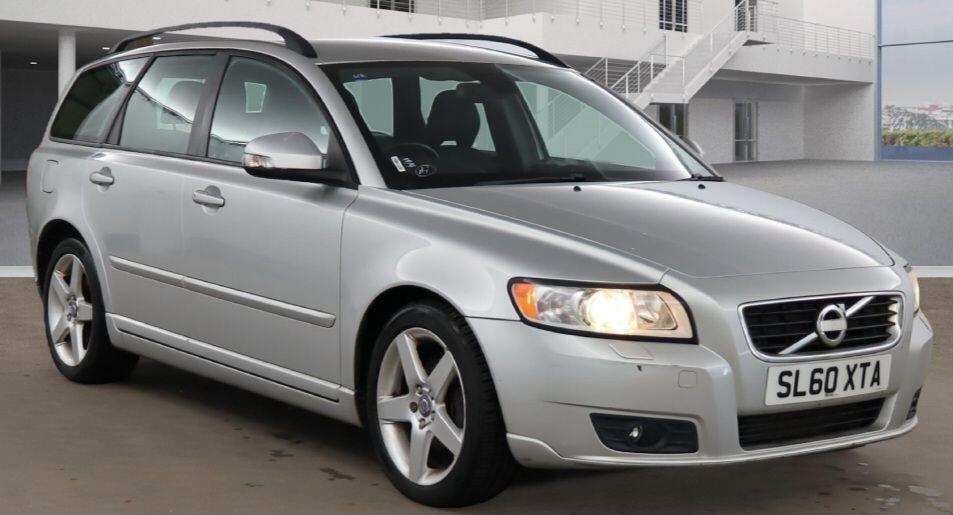 Used Volvo V50 2010 for sale - 76043055: Photo 1
