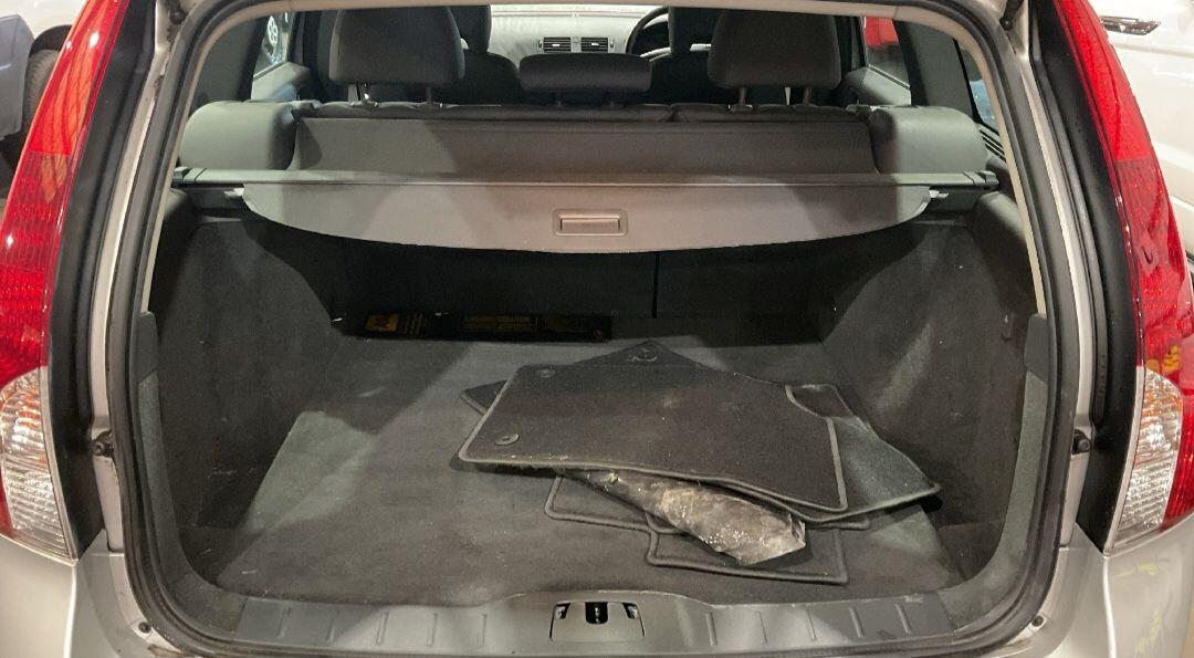 Used Volvo V50 2010 for sale - 76043055: Photo 12