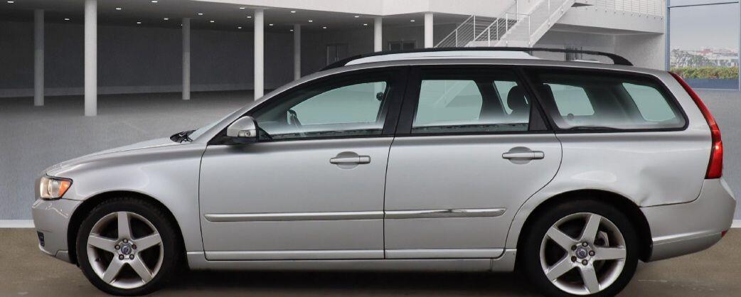 Used Volvo V50 2010 for sale - 76043055: Photo 6