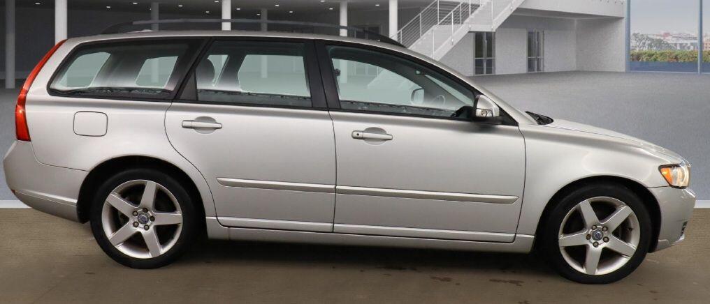 Used Volvo V50 2010 for sale - 76043055: Photo 7