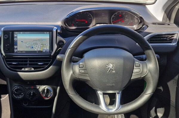 Used Peugeot 208 2015 for sale - 75494161: Photo 15