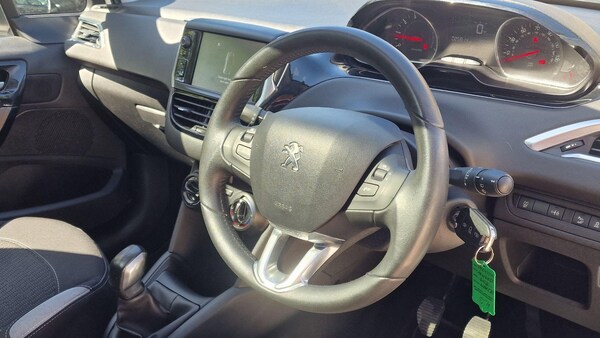 Used Peugeot 208 2015 for sale - 75494161: Photo 17