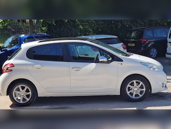Used Peugeot 208 2015 for sale - 75494161: Photo