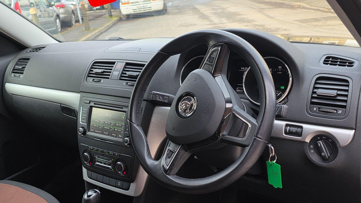 Used Skoda Yeti 2014 for sale - 77439733: Photo 10