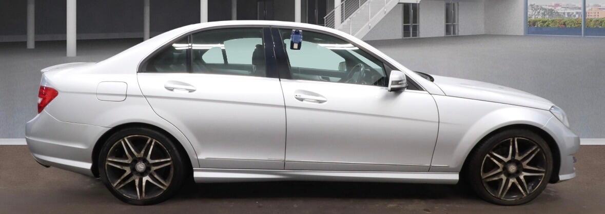 Used Mercedes-Benz C Class 2013 for sale - 77387456: Photo 2