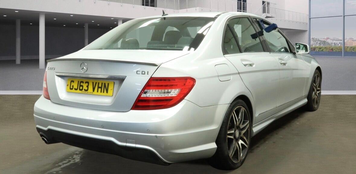 Used Mercedes-Benz C Class 2013 for sale - 77387456: Photo 3