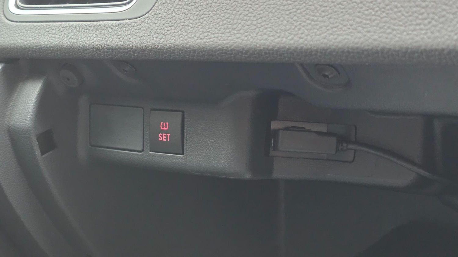 Used Volkswagen Polo 2013 for sale - 77440049: Photo 15