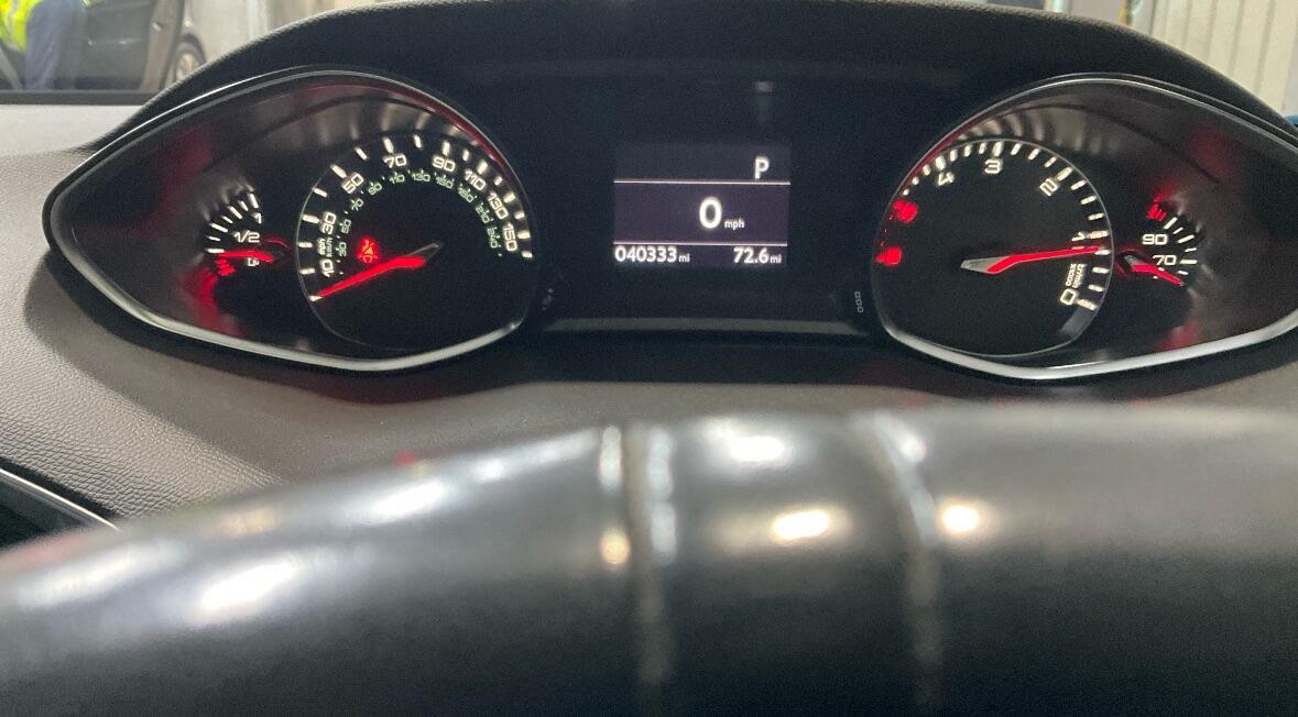 Used Peugeot 308 2015 for sale - 76700759: Photo 11