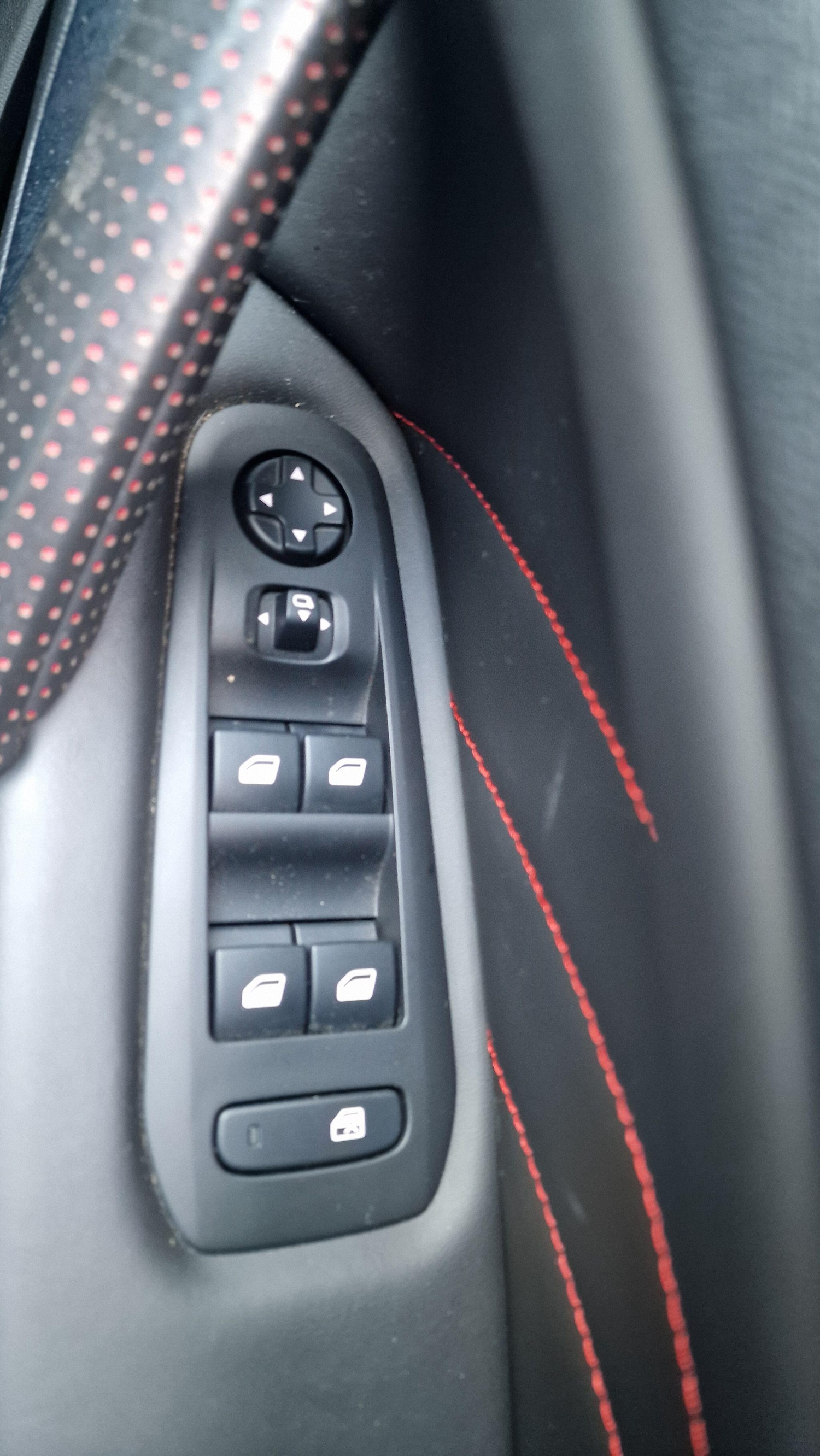 Used Peugeot 308 2015 for sale - 76700759: Photo 16