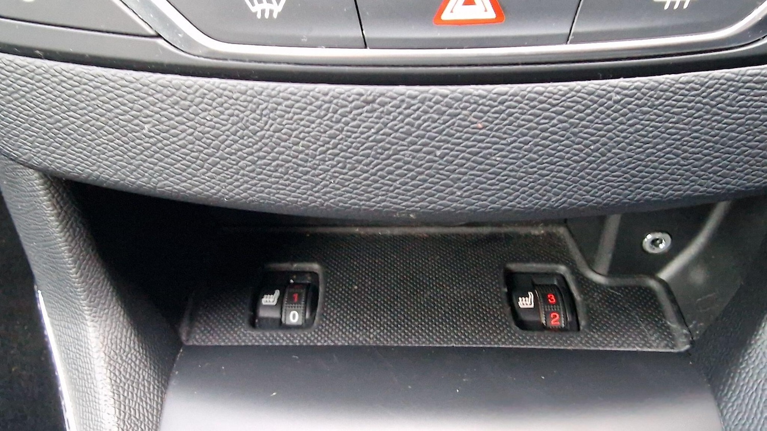 Used Peugeot 308 2015 for sale - 76700759: Photo 19