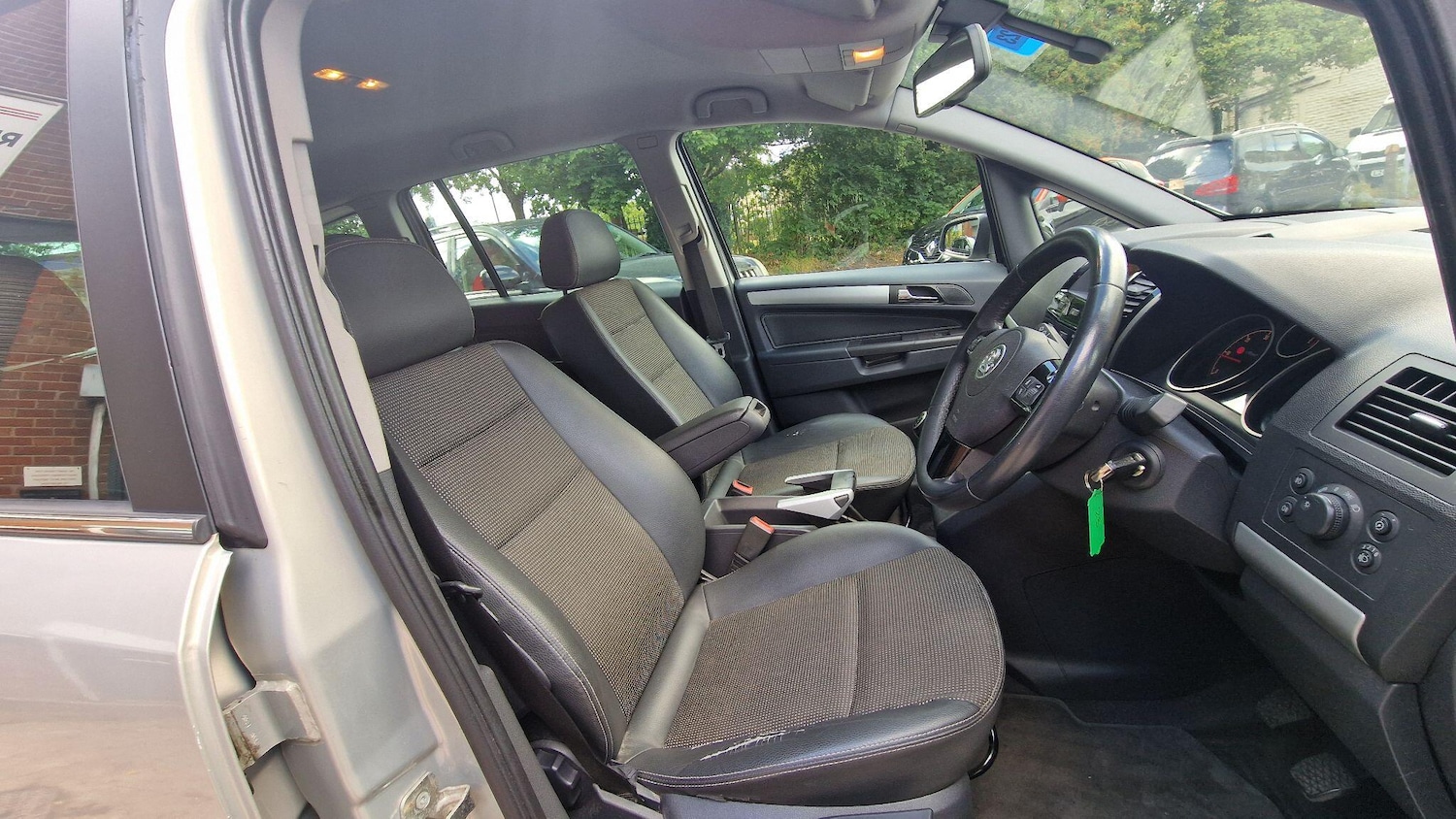 Used Vauxhall Zafira 2009 for sale - 76645013: Photo 11