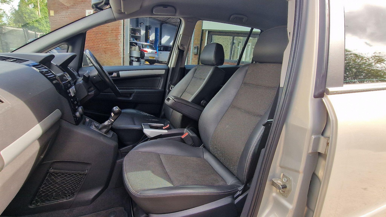 Used Vauxhall Zafira 2009 for sale - 76645013: Photo 22