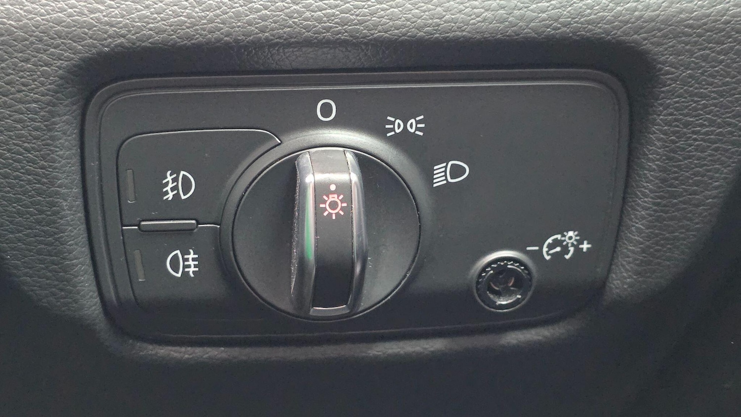 Used Audi A3 2015 for sale - 77292069: Photo 17