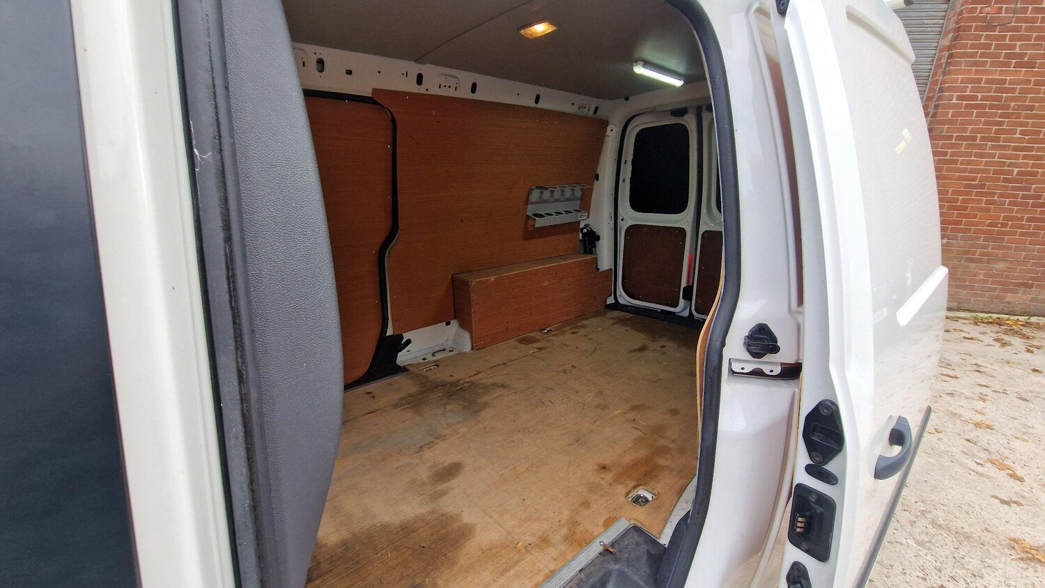 Used Volkswagen Caddy 2015 for sale - 76584419: Photo 15