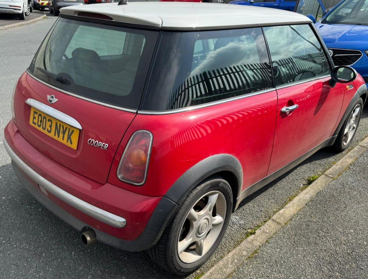 Used MINI Hatch 2003 for sale - 78170329: Photo 5