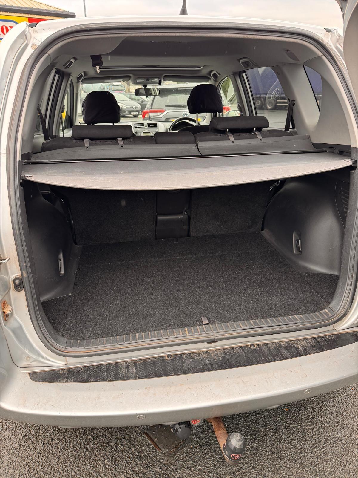 Used Toyota RAV4 2009 for sale - 77412000: Photo 9