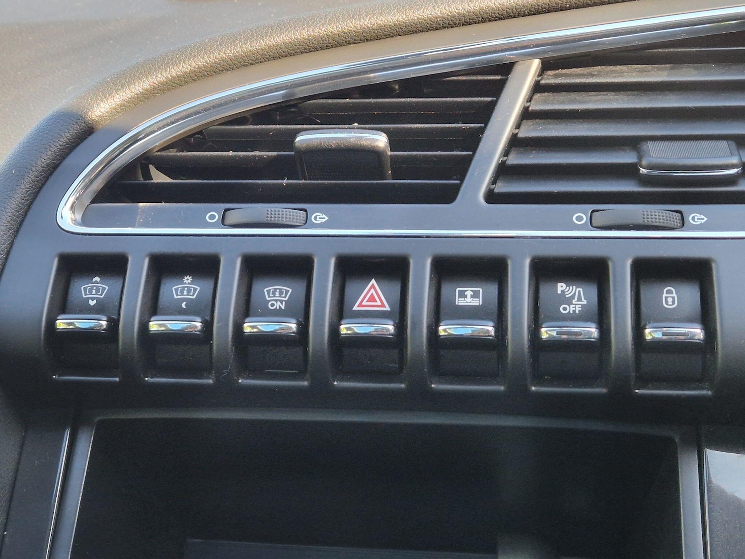 Used Peugeot 3008 2015 for sale - 75808857: Photo 19