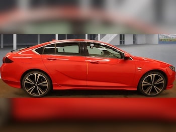 Used Vauxhall Insignia 2017 for sale - 76432608: Photo