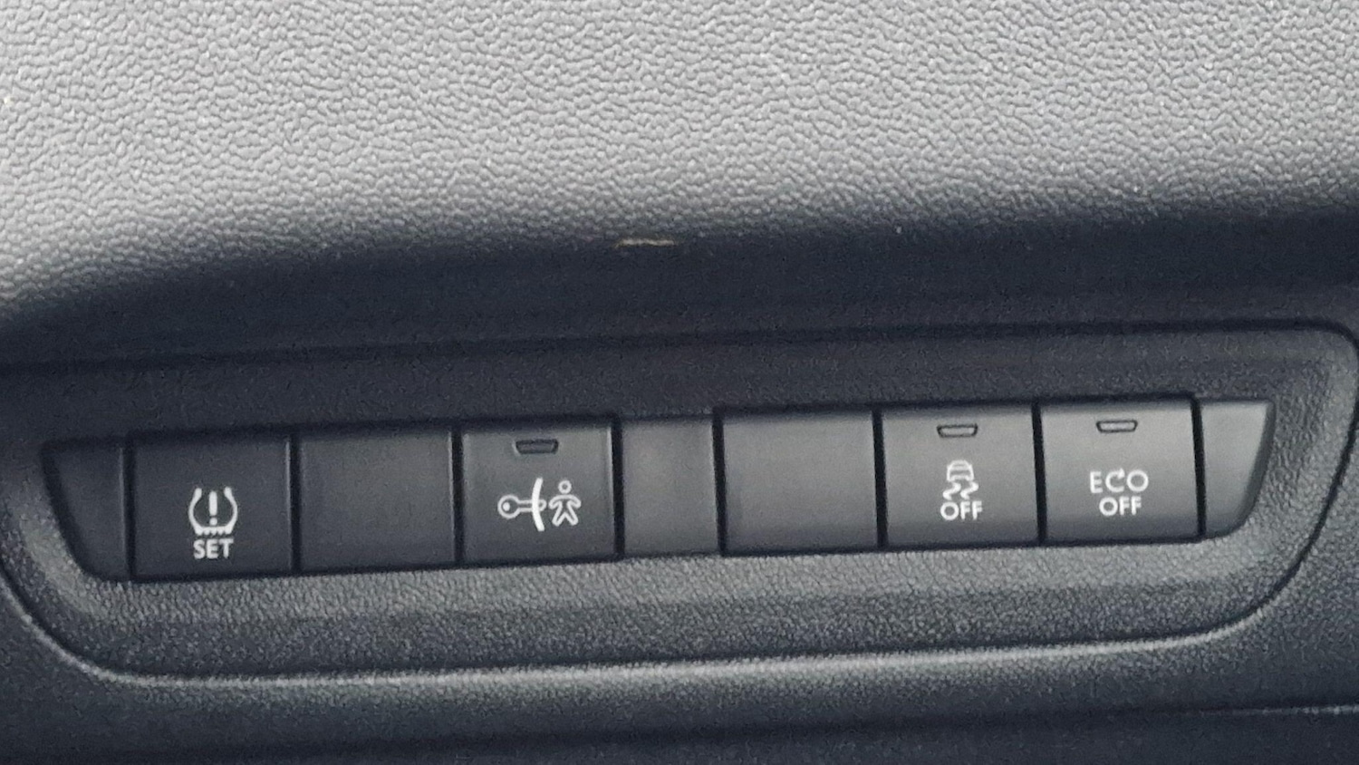 Used Peugeot 208 2015 for sale - 77074645: Photo 13