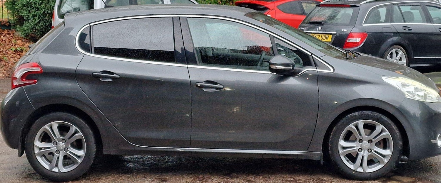 Used Peugeot 208 2015 for sale - 77074645: Photo 7