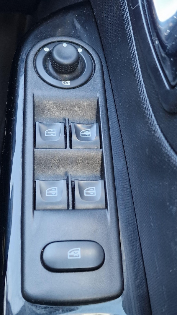 Used Renault Captur 2015 for sale - 76031343: Photo 16