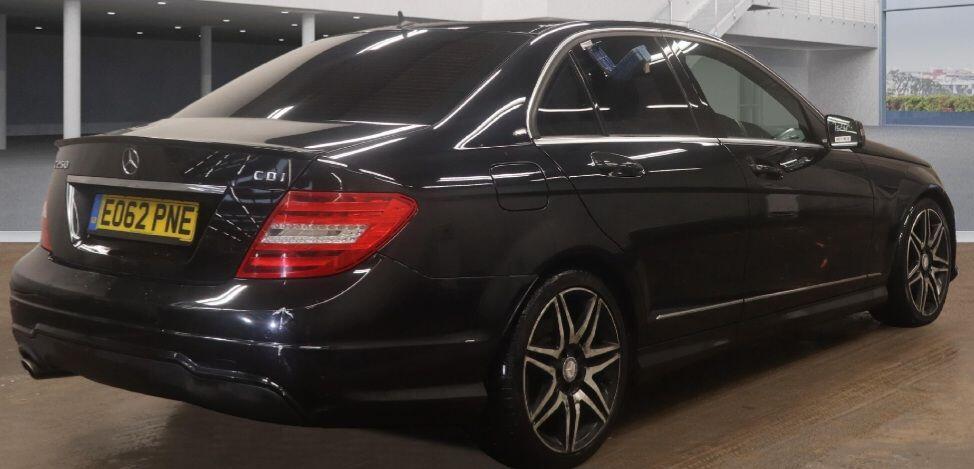 Used Mercedes-Benz C Class 2012 for sale - 76926558: Photo 4