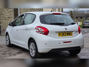 Used Peugeot 208 2013 for sale - 78135672: Photo
