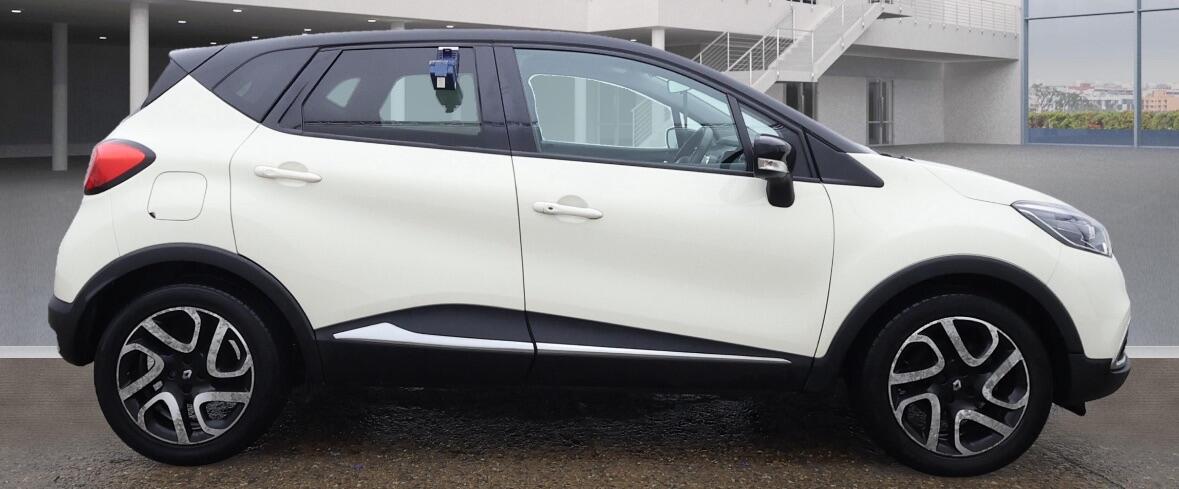 Used Renault Captur 2015 for sale - 76646323: Photo 2