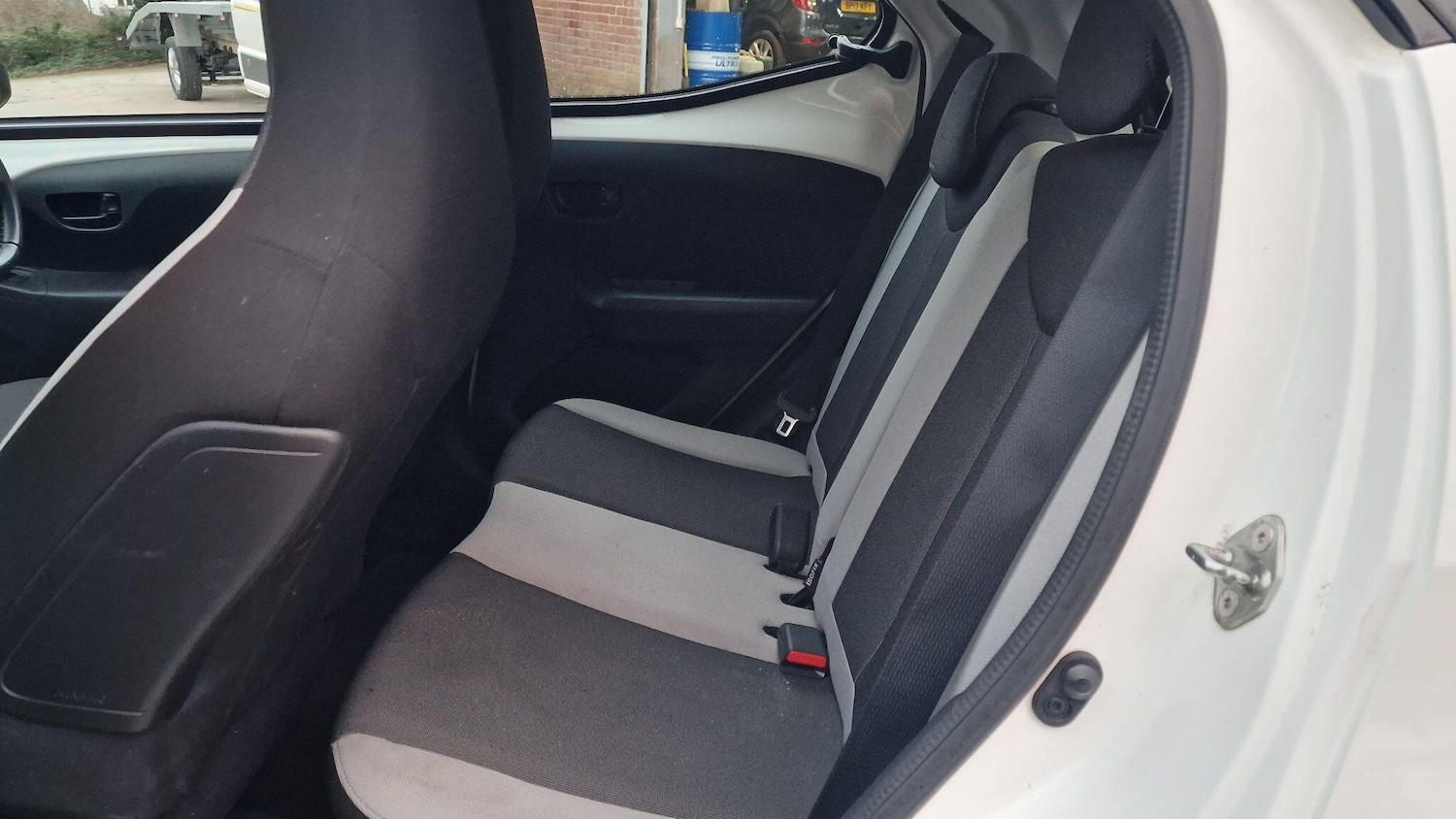 Used Toyota AYGO 2015 for sale - 77057326: Photo 11