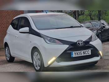 2015 (15) - 1.0 VVT-i X-Play 5dr