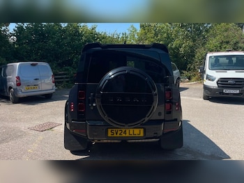 Used Land Rover Defender 2024 for sale - 79335271: Photo