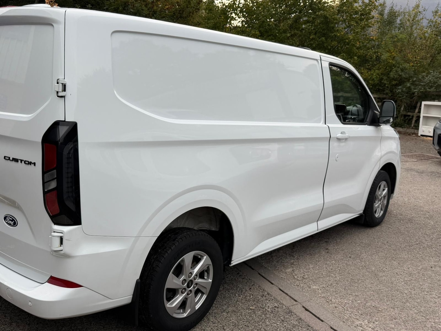 Used Ford Transit Custom 2024 for sale - 76251917: Photo 2