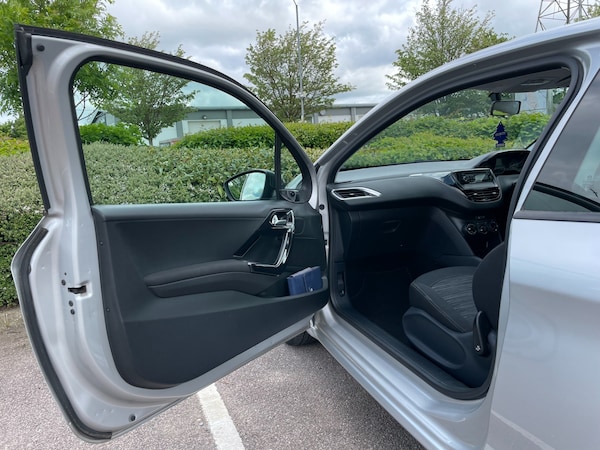 Used Peugeot 208 2014 for sale - 74164321: Photo 11
