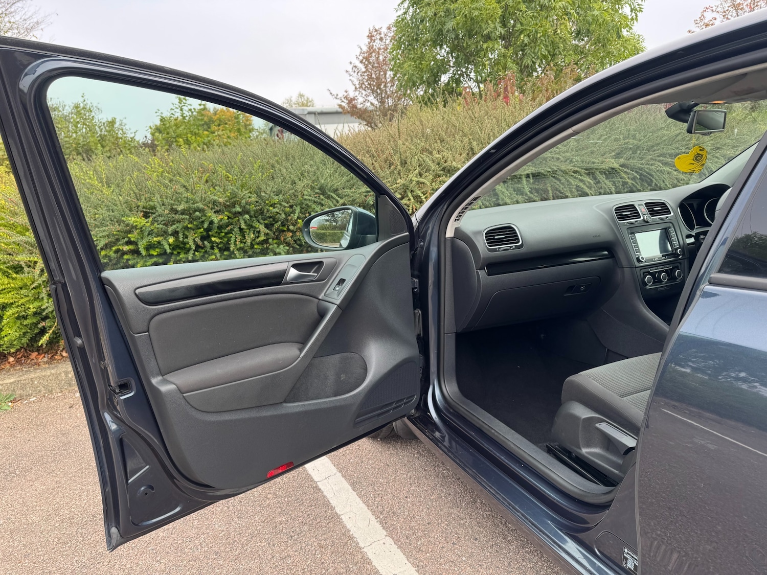 Used Volkswagen Golf 2011 for sale - 76232903: Photo 11