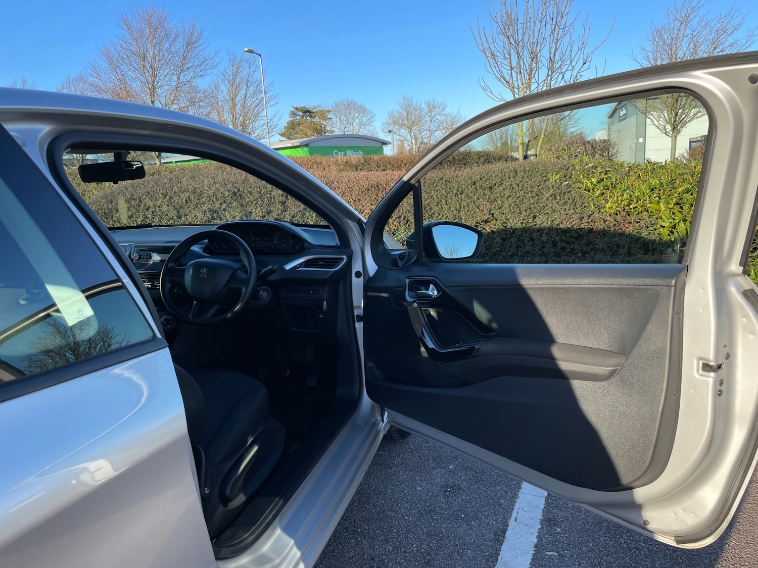 Used Peugeot 208 2014 for sale - 76340651: Photo 14