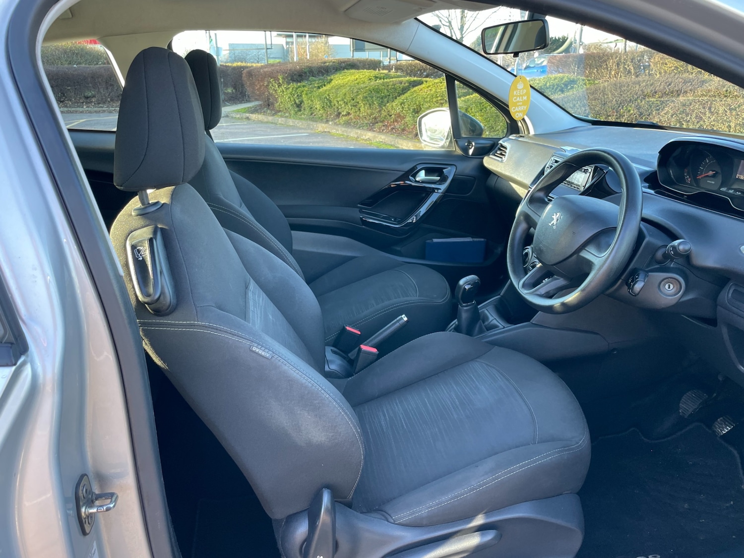 Used Peugeot 208 2014 for sale - 76340651: Photo 15